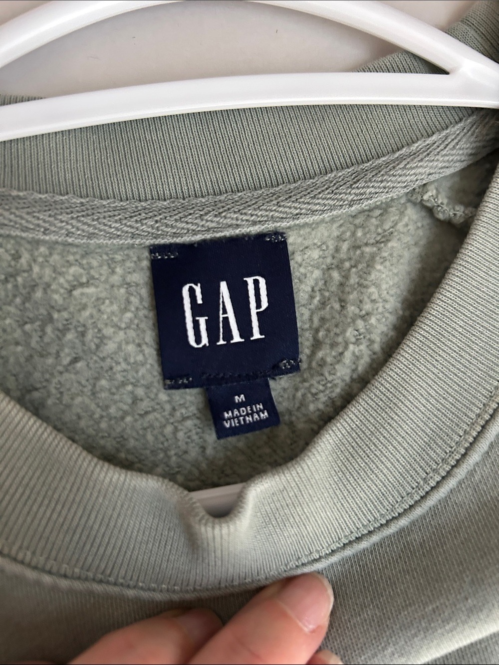 Gap Crewneck Sweatshirt and Joggers Set - Picture 4 of 14